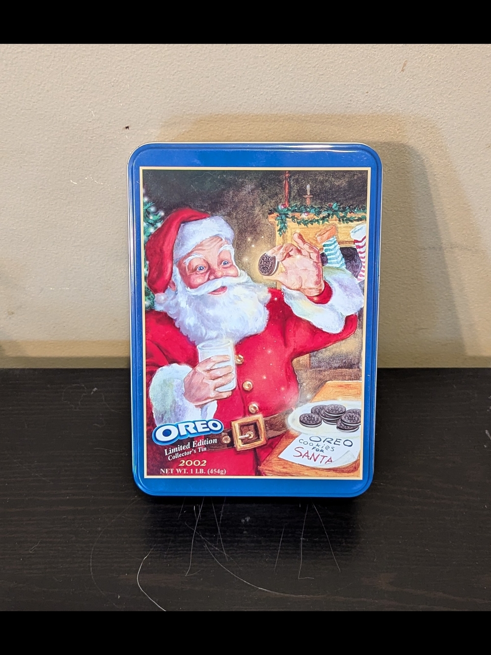 Limited Edition Oreo Santa Claus "Holiday Magic" Collectors Cookie Tin 2002